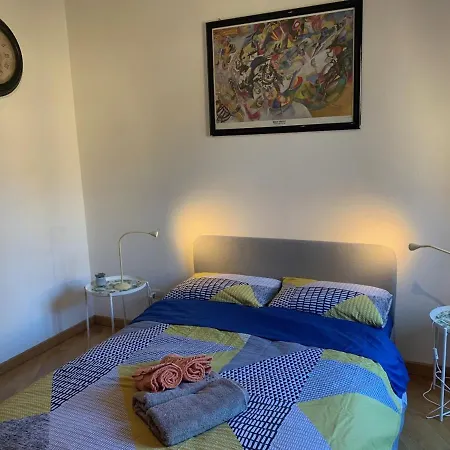 Flat Beetwen Centre And Railway Station!! 아파트