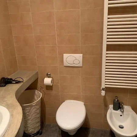 Flat Beetwen Centre And Railway Station!!